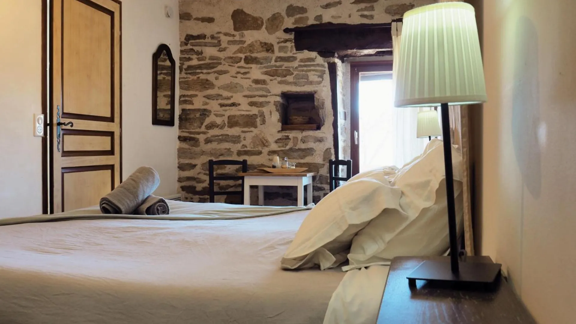 Bed and Breakfast La Ferme De Vazerat à Massiac 0*,